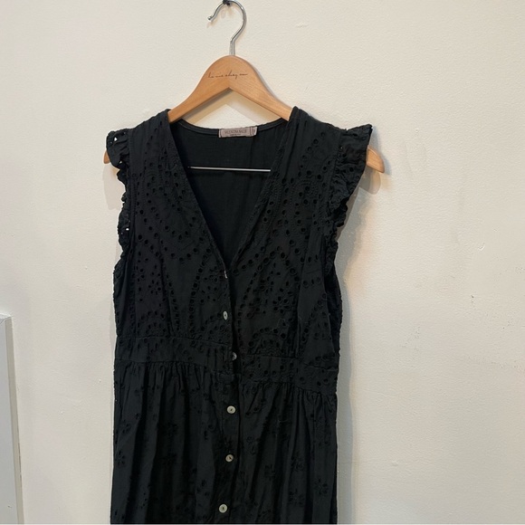 Chic Black Button-Down Maxi Dress - Picture 2 of 7